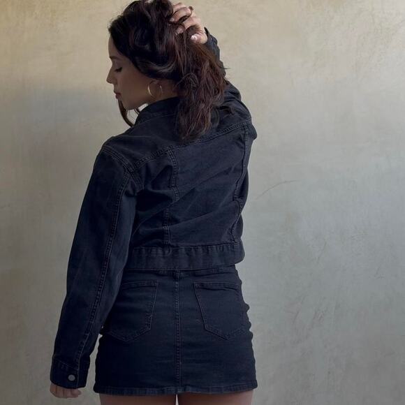 Black button up denim jacket key - Picture 5 of 5